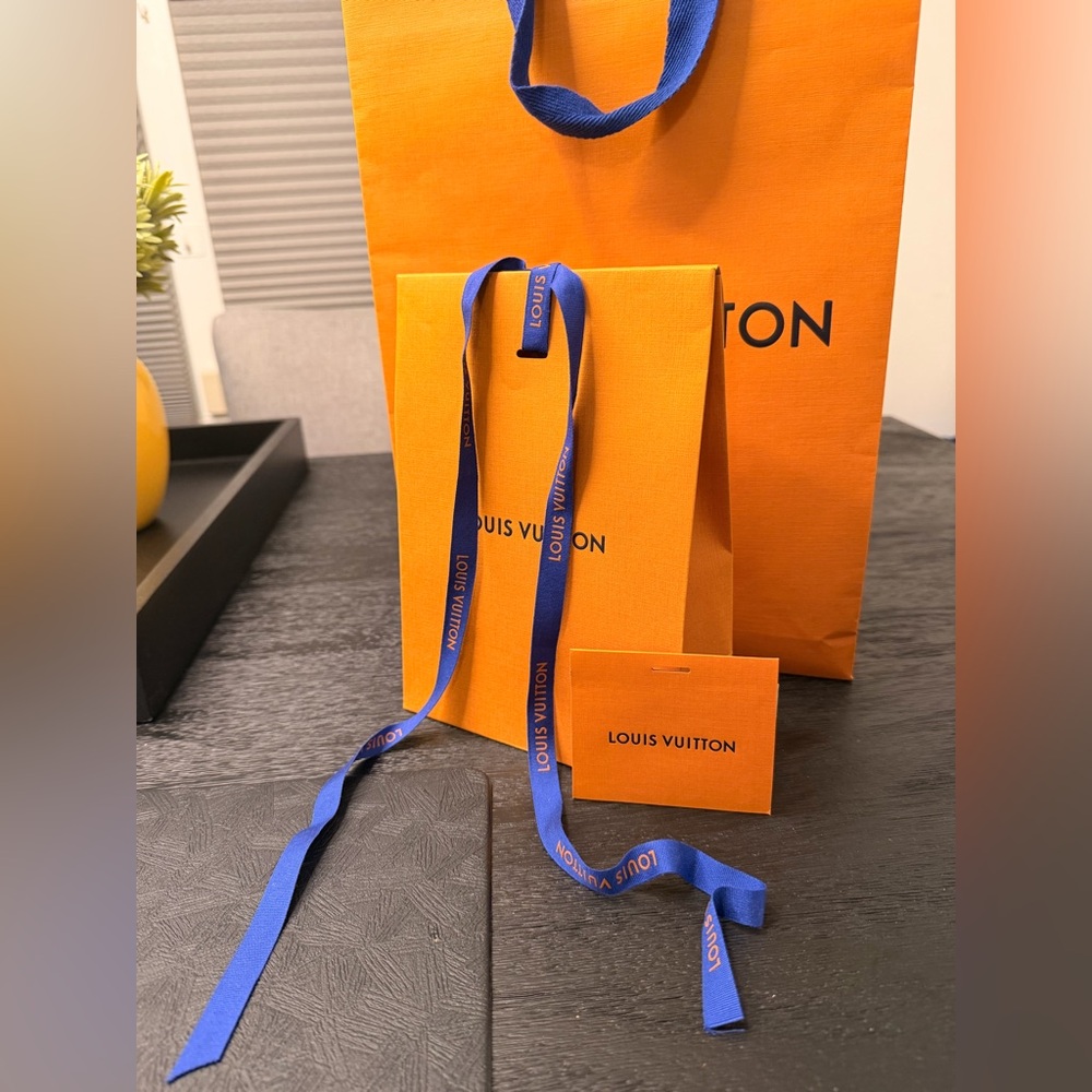 Louis Vuitton Shopping Bag with ribbon, smaller gift bag and gift tag. - Picture 2 of 9